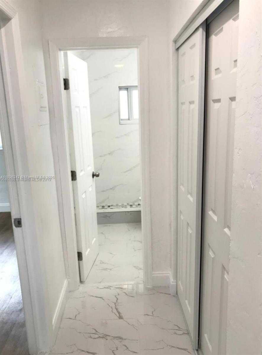 Small Image of 6710 SOUTH WEST 18TH CT, North Lauderdale Number 14