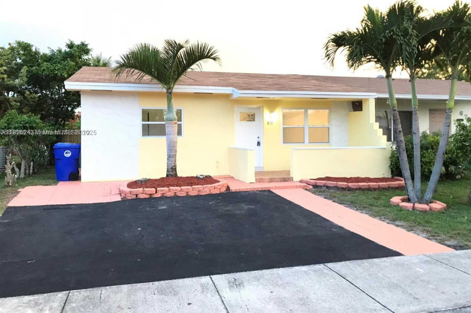 Small Image of 6710 SOUTH WEST 18TH CT, North Lauderdale Number 2