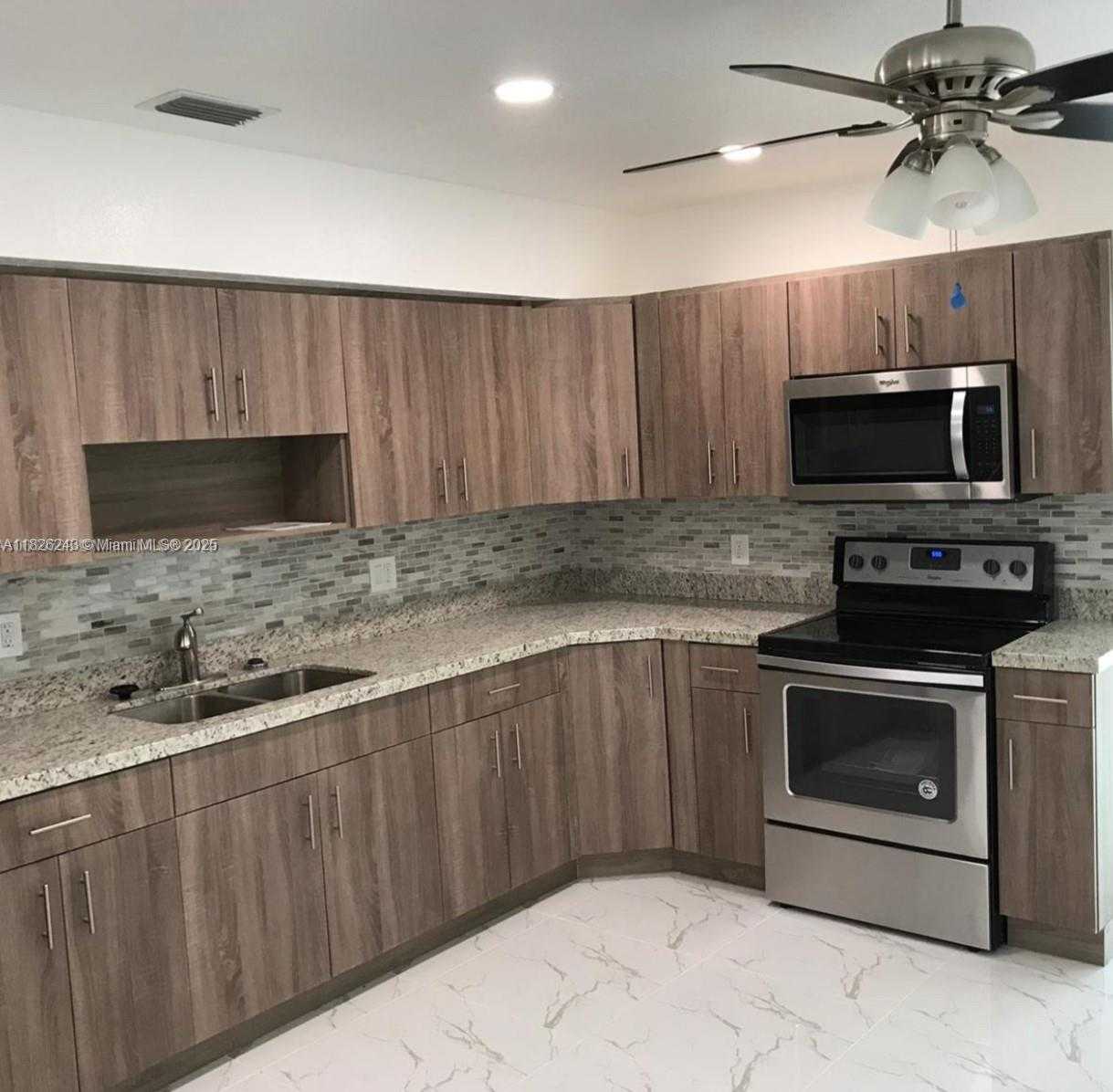 Small Image of 6710 SOUTH WEST 18TH CT, North Lauderdale Number 3