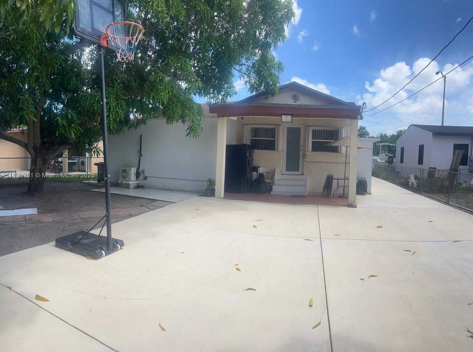 Small Image of 217 EAST 20TH ST, Hialeah Number 14