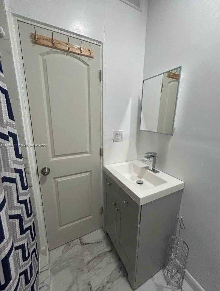 Small Image of 217 EAST 20TH ST, Hialeah Number 18
