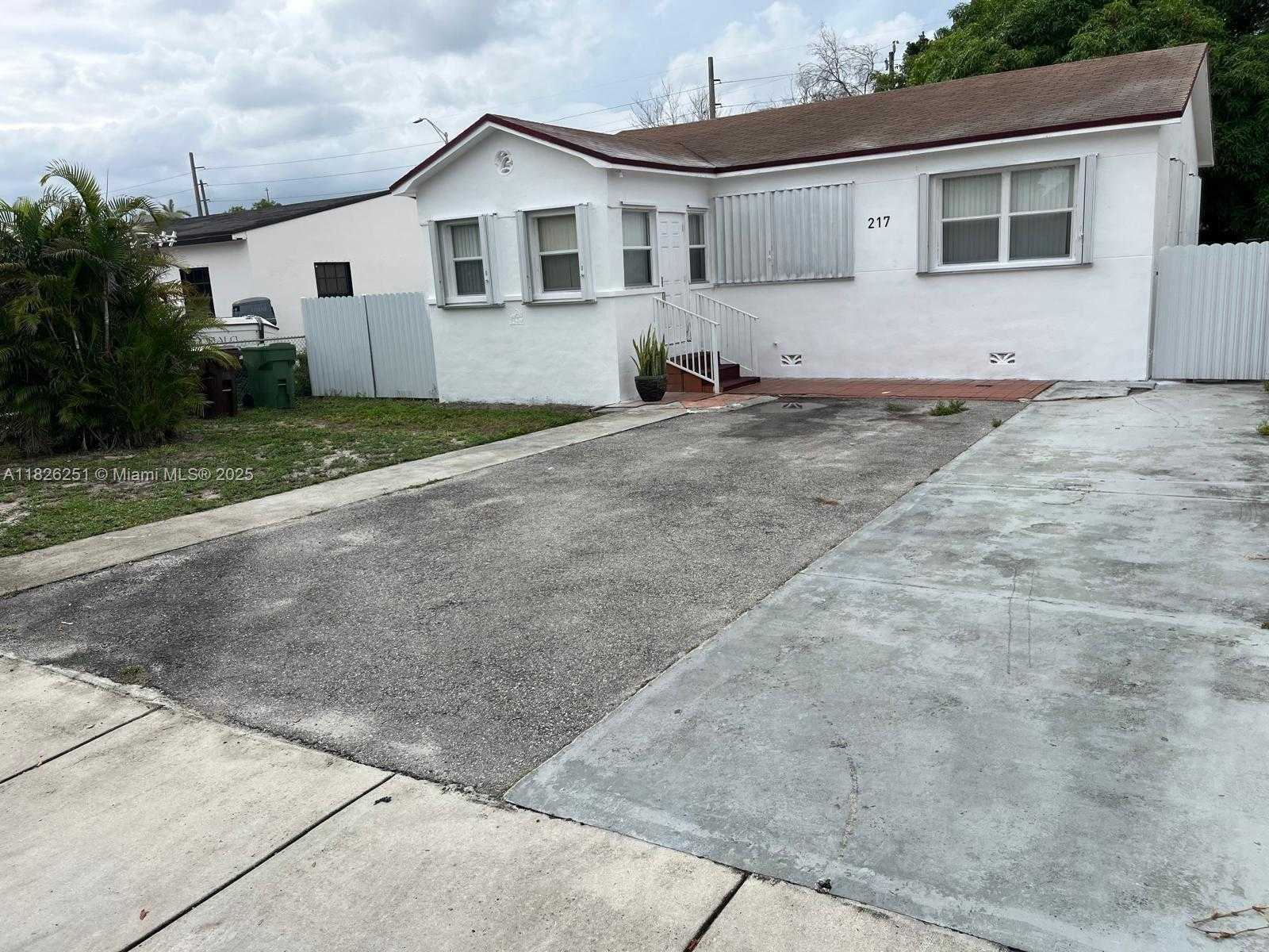 Small Image of 217 EAST 20TH ST, Hialeah Number 21