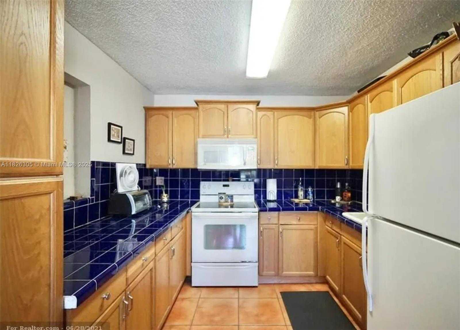 Small Image of 6103 MONROE ST, Hollywood Number 7