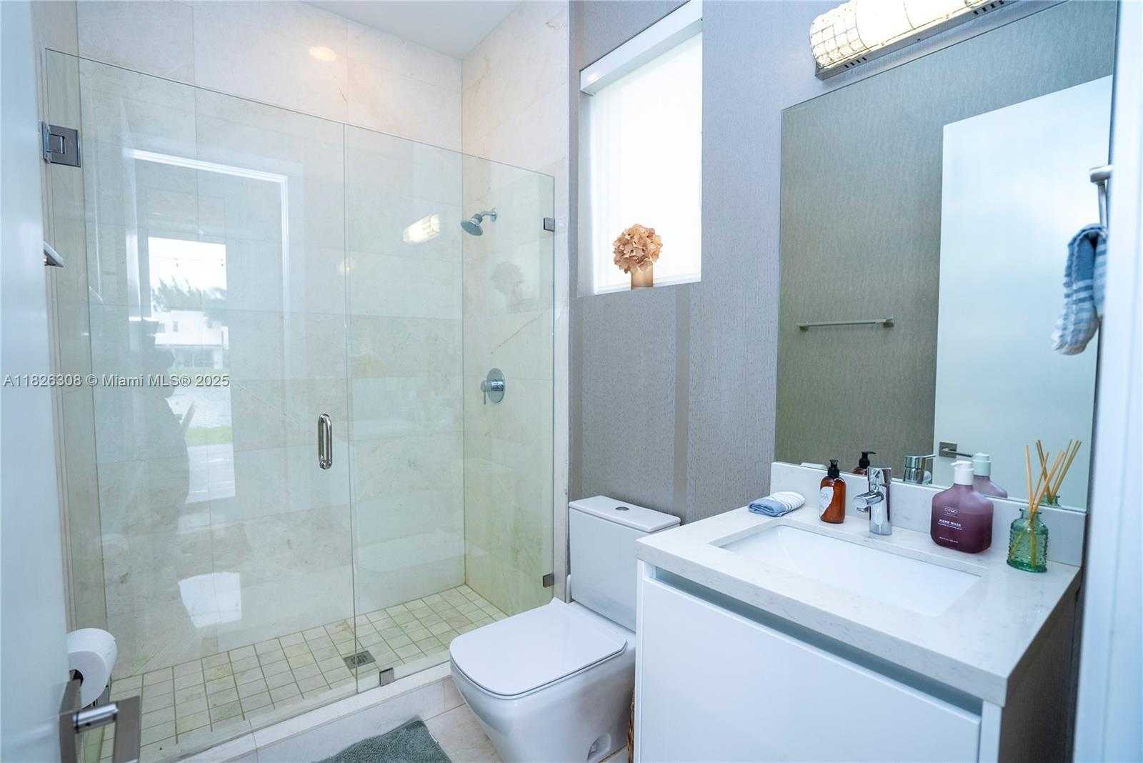 Small Image of 10272 NORTH WEST 75TH TER, Doral Number 12