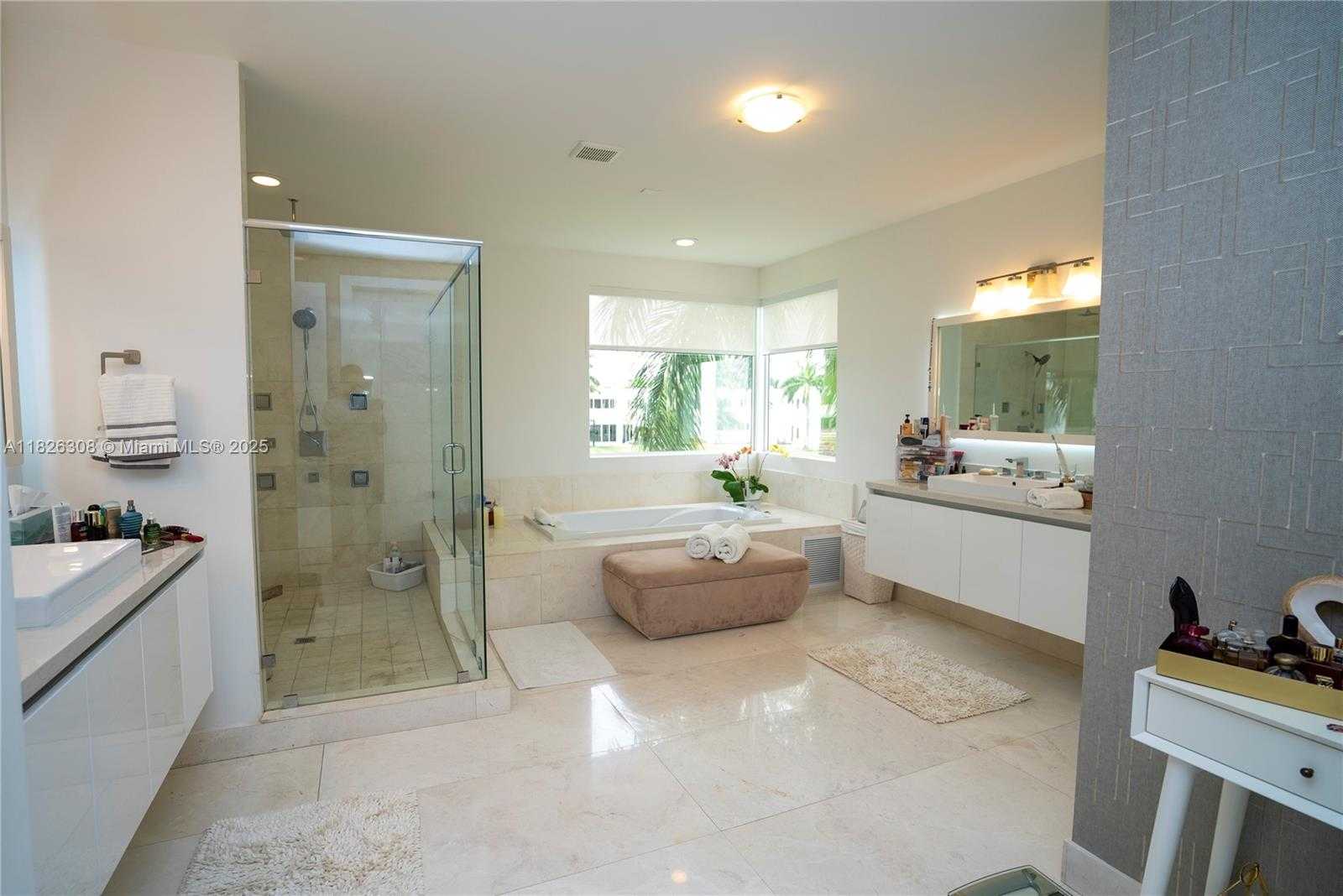 Small Image of 10272 NORTH WEST 75TH TER, Doral Number 16