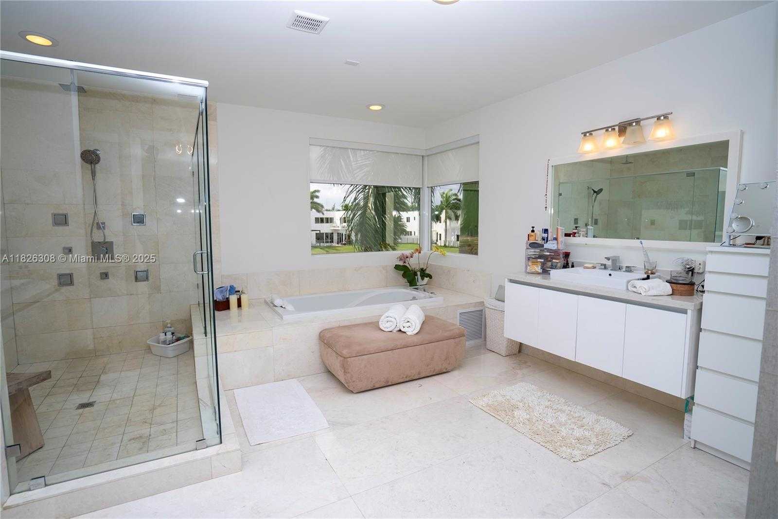 Small Image of 10272 NORTH WEST 75TH TER, Doral Number 17