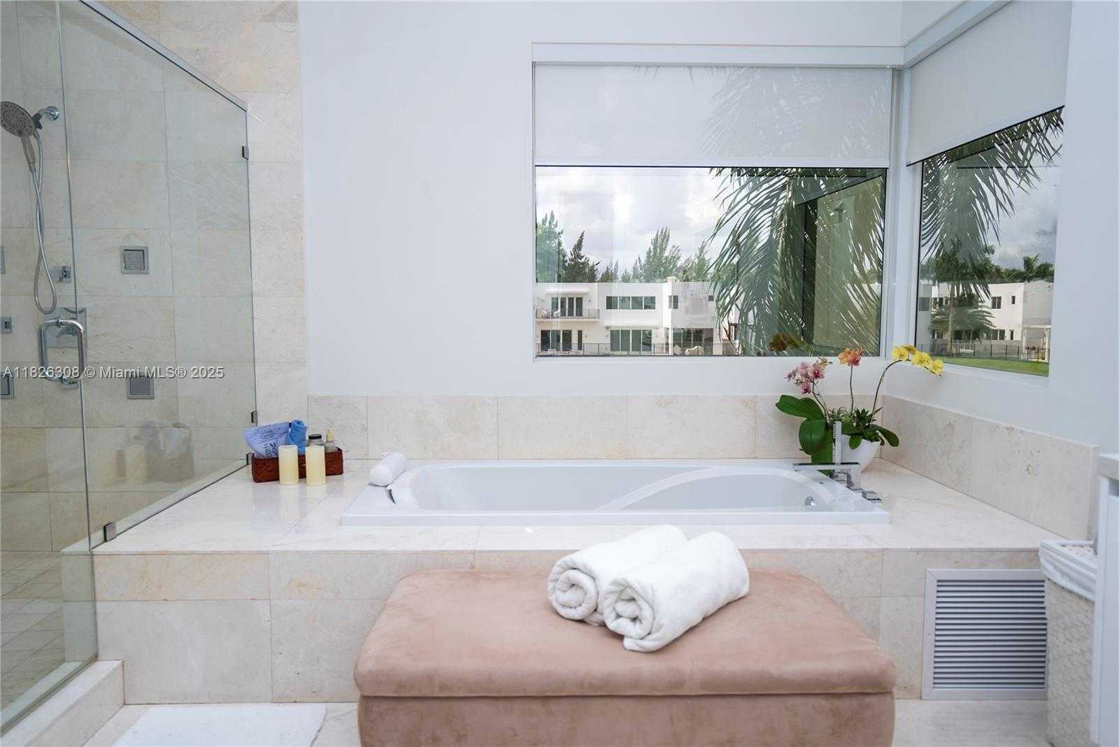 Small Image of 10272 NORTH WEST 75TH TER, Doral Number 18