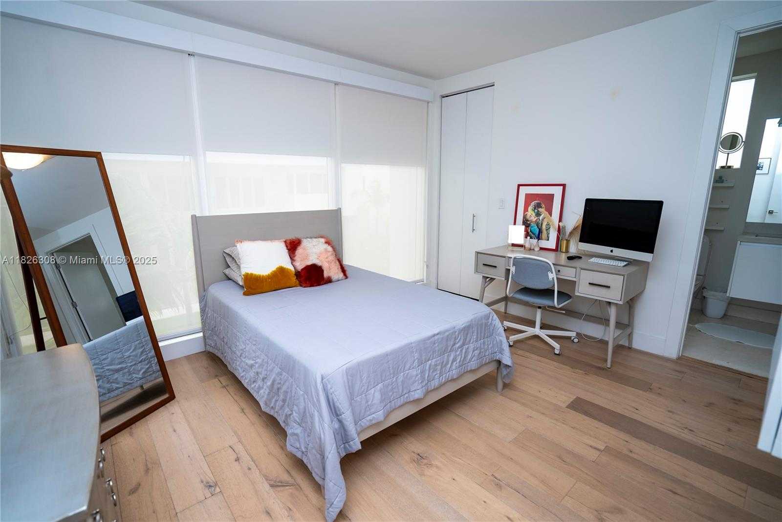 Small Image of 10272 NORTH WEST 75TH TER, Doral Number 23
