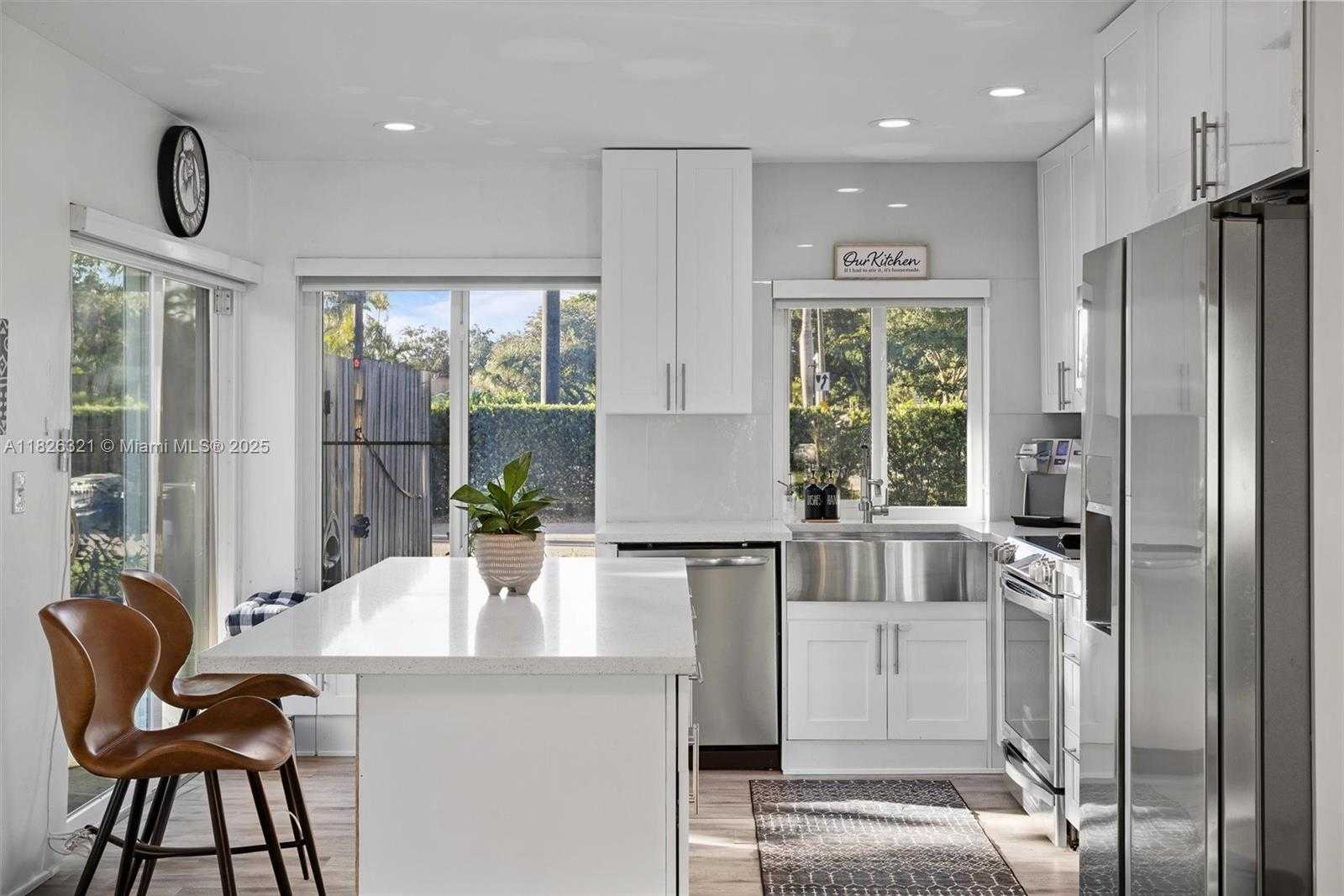 Small Image of 50 FOREST CIR, Cooper City Number 12