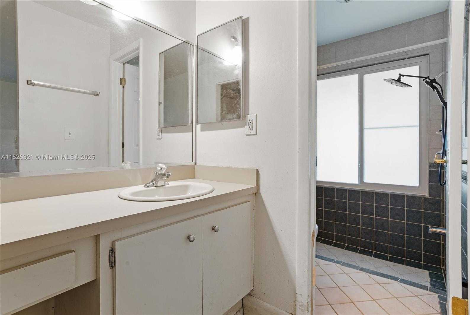 Small Image of 50 FOREST CIR, Cooper City Number 18