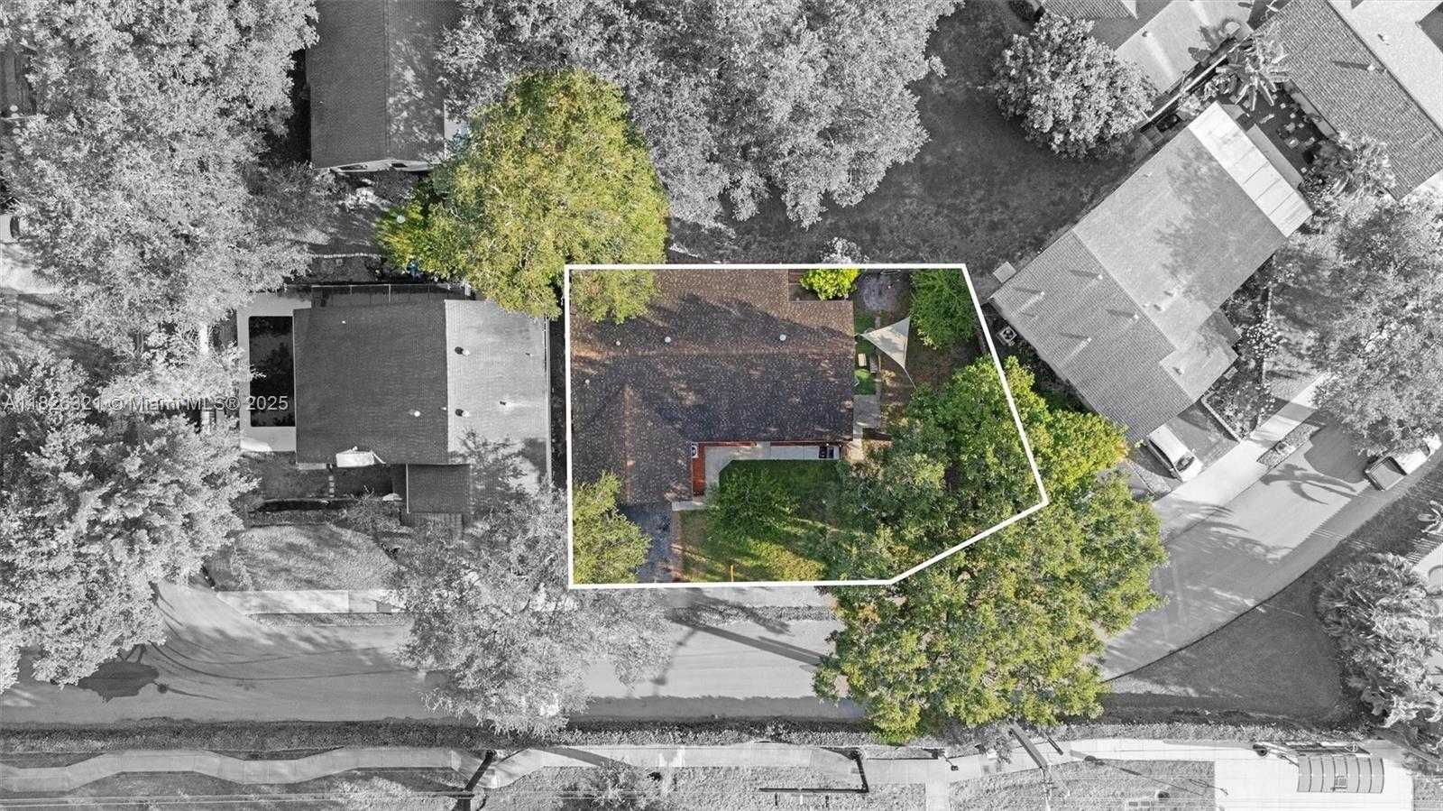 Small Image of 50 FOREST CIR, Cooper City Number 20