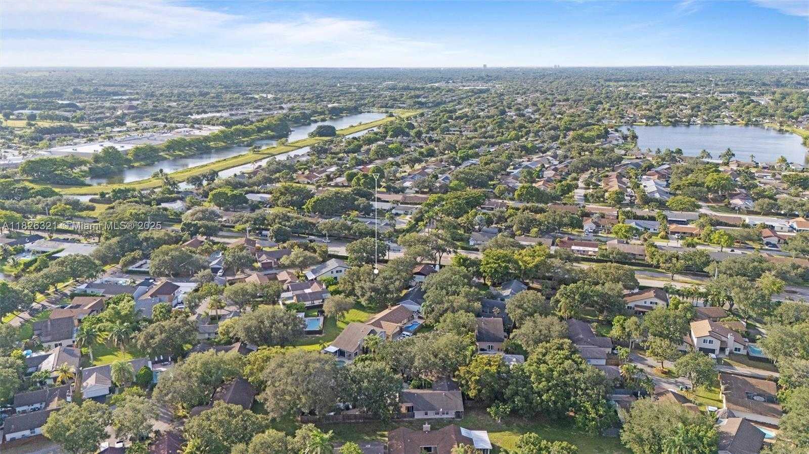 Small Image of 50 FOREST CIR, Cooper City Number 24