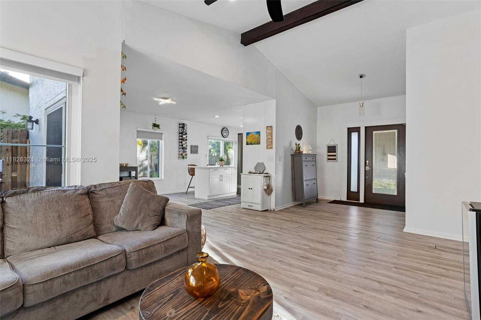 Small Image of 50 FOREST CIR, Cooper City Number 8