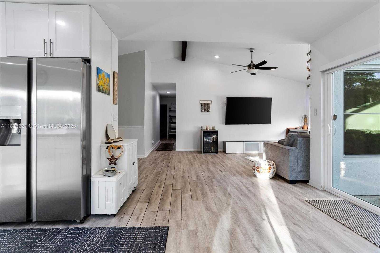 Small Image of 50 FOREST CIR, Cooper City Number 9