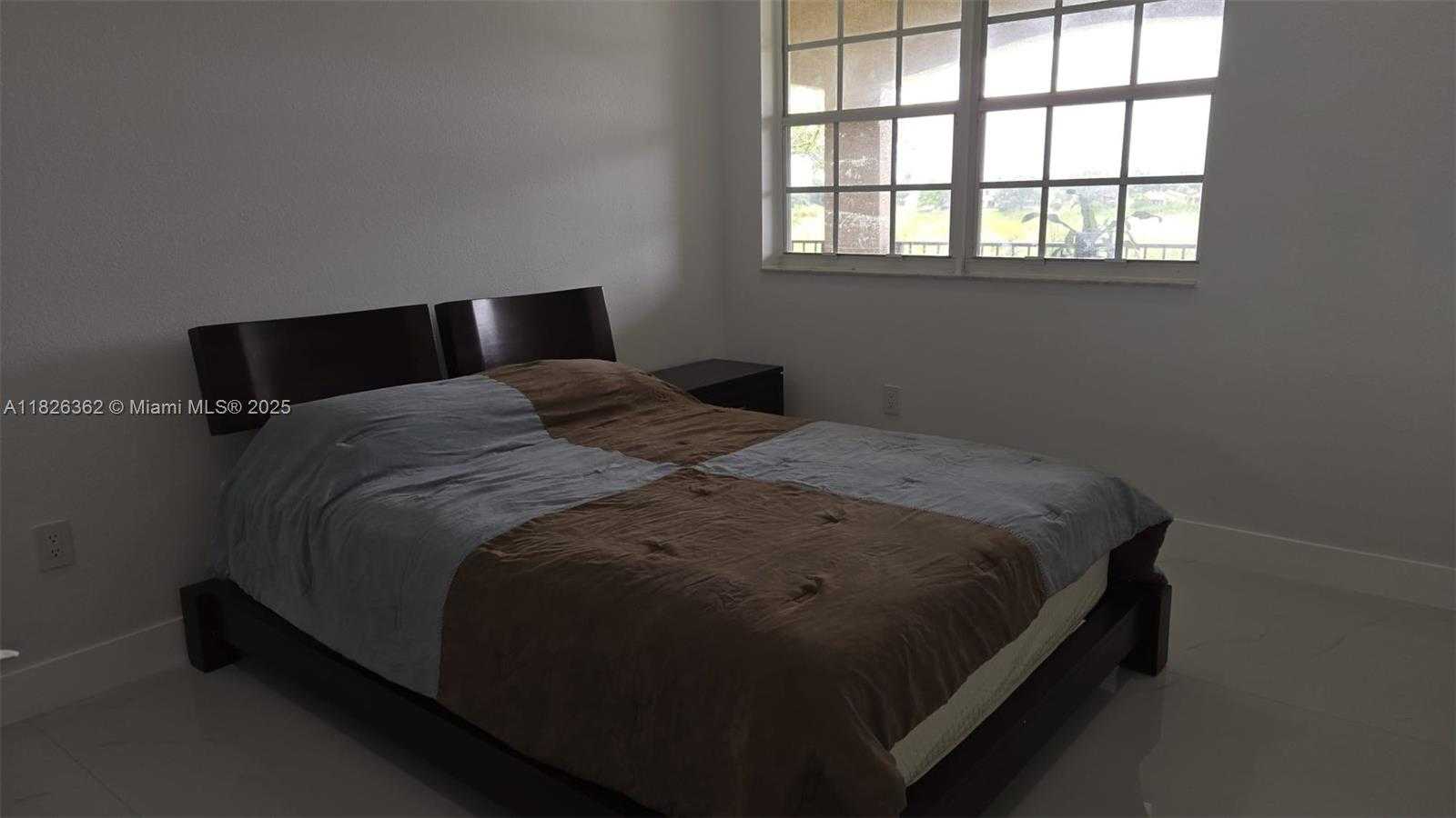 Small Image of 230 SOUTH WEST 117TH TER, Pembroke Pines Number 14