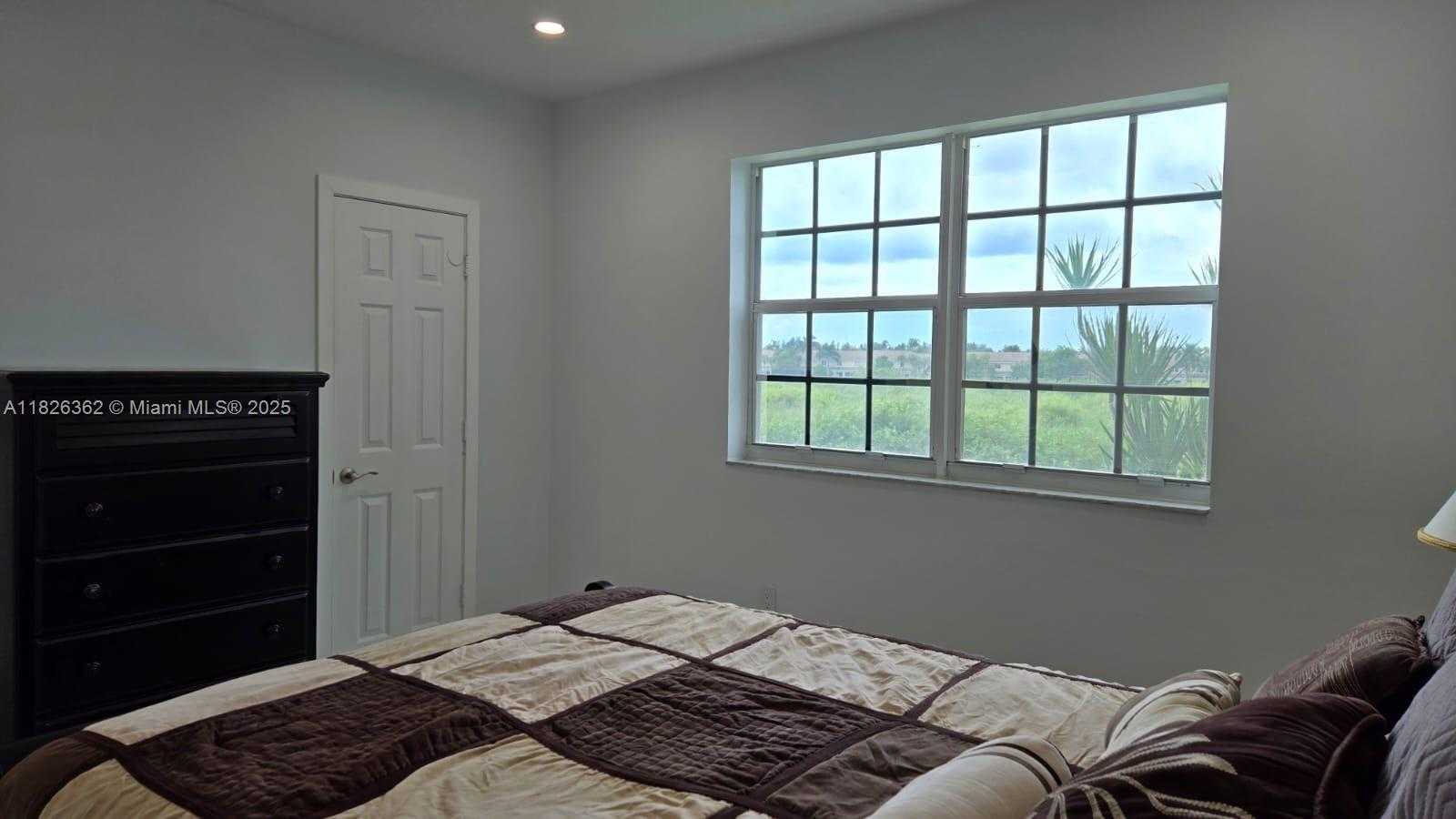 Small Image of 230 SOUTH WEST 117TH TER, Pembroke Pines Number 15