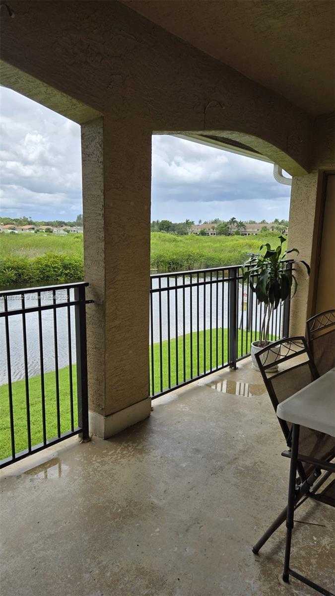 Small Image of 230 SOUTH WEST 117TH TER, Pembroke Pines Number 2
