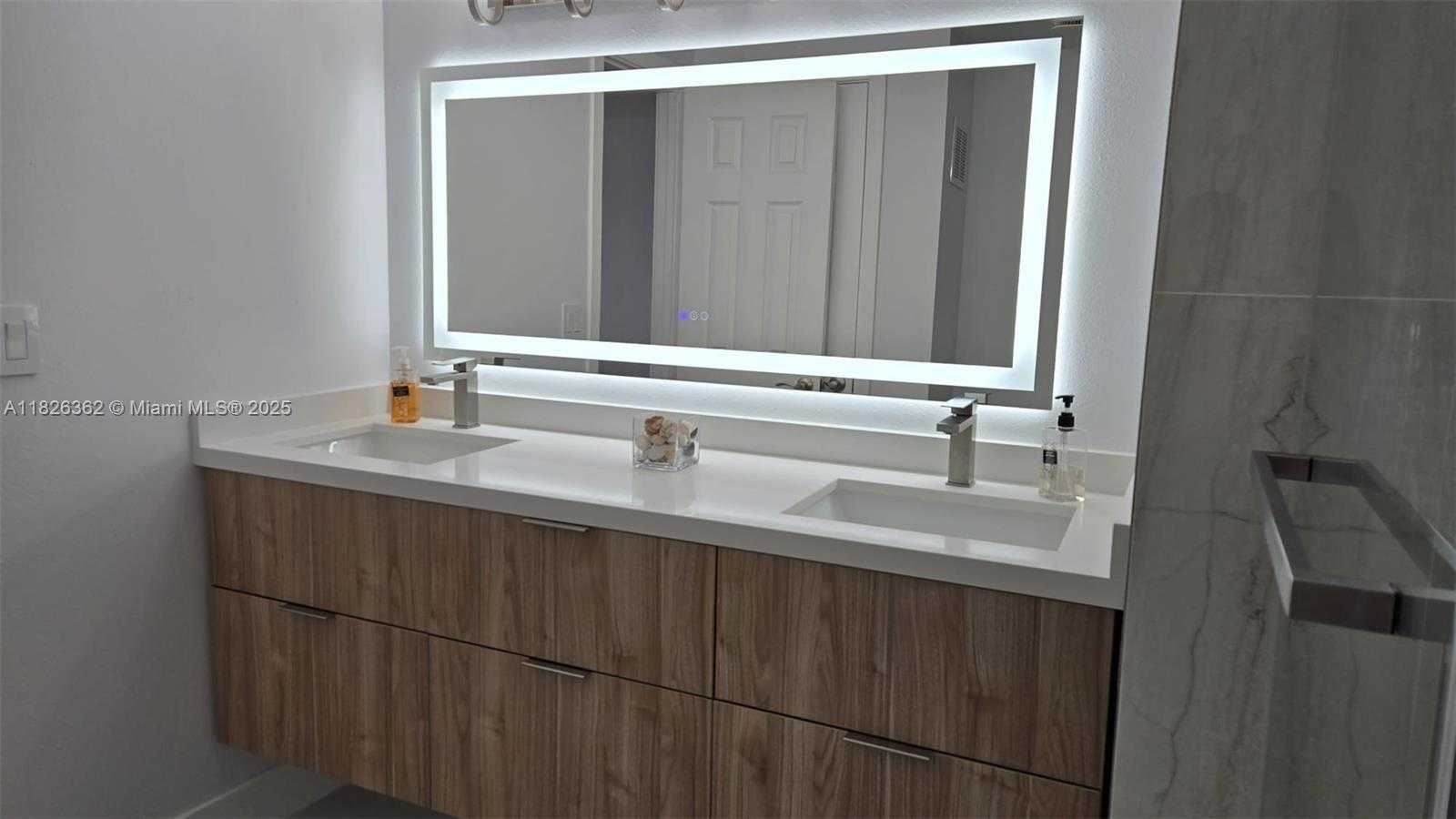 Small Image of 230 SOUTH WEST 117TH TER, Pembroke Pines Number 28