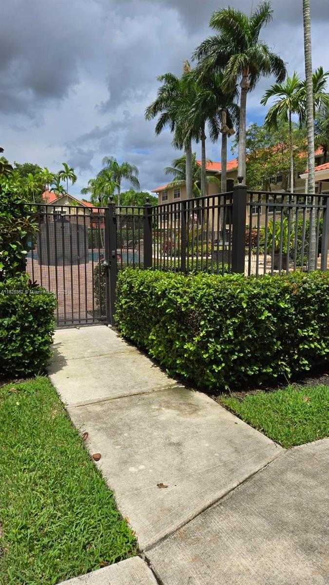 Small Image of 230 SOUTH WEST 117TH TER, Pembroke Pines Number 33