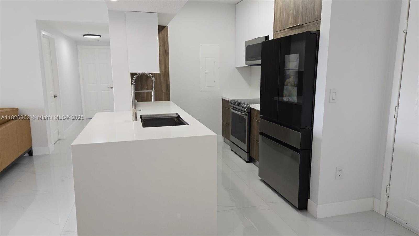 Small Image of 230 SOUTH WEST 117TH TER, Pembroke Pines Number 5