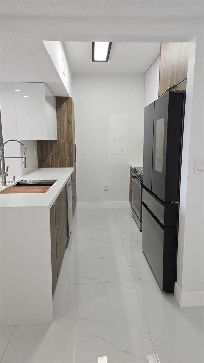Small Image of 230 SOUTH WEST 117TH TER, Pembroke Pines Number 6