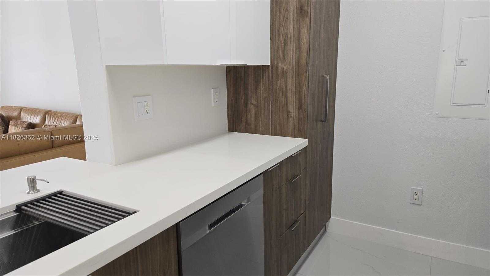 Small Image of 230 SOUTH WEST 117TH TER, Pembroke Pines Number 8
