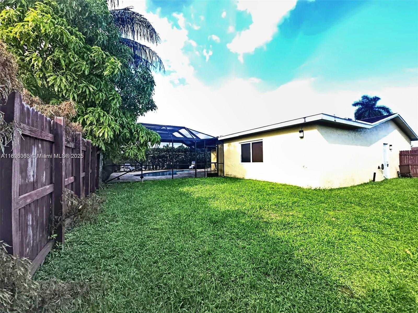 Small Image of 7301 SOUTH WEST 8TH ST, North Lauderdale Number 18