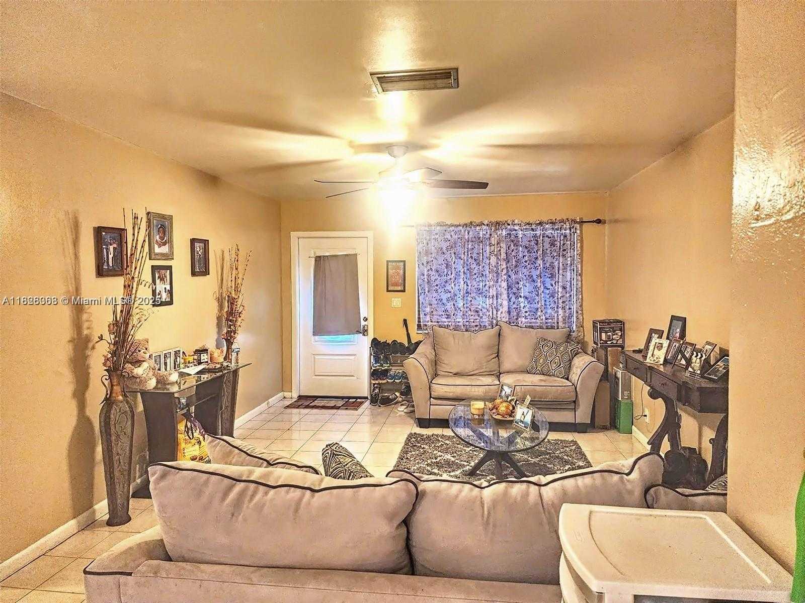Small Image of 7301 SOUTH WEST 8TH ST, North Lauderdale Number 4