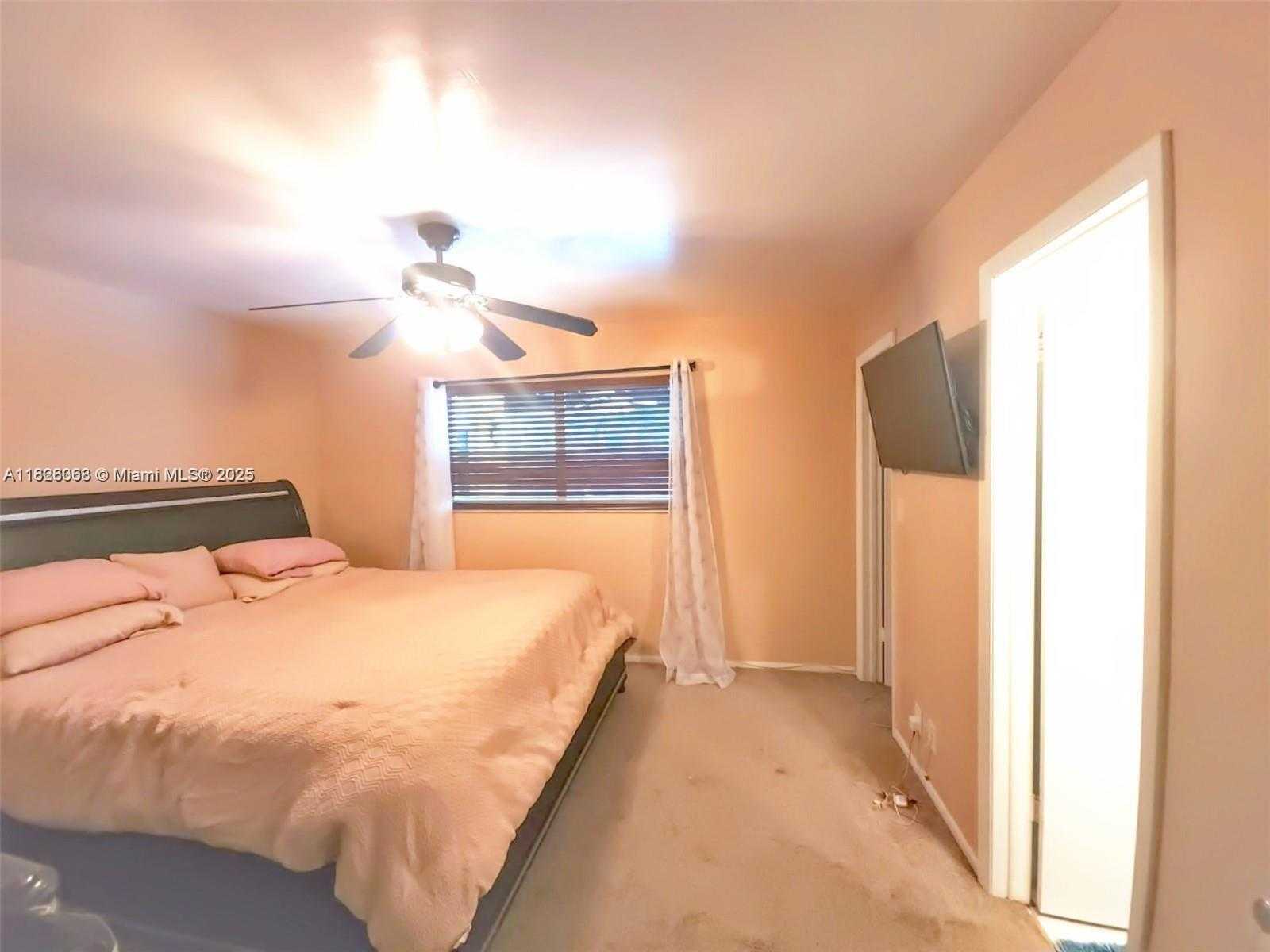 Small Image of 7301 SOUTH WEST 8TH ST, North Lauderdale Number 8