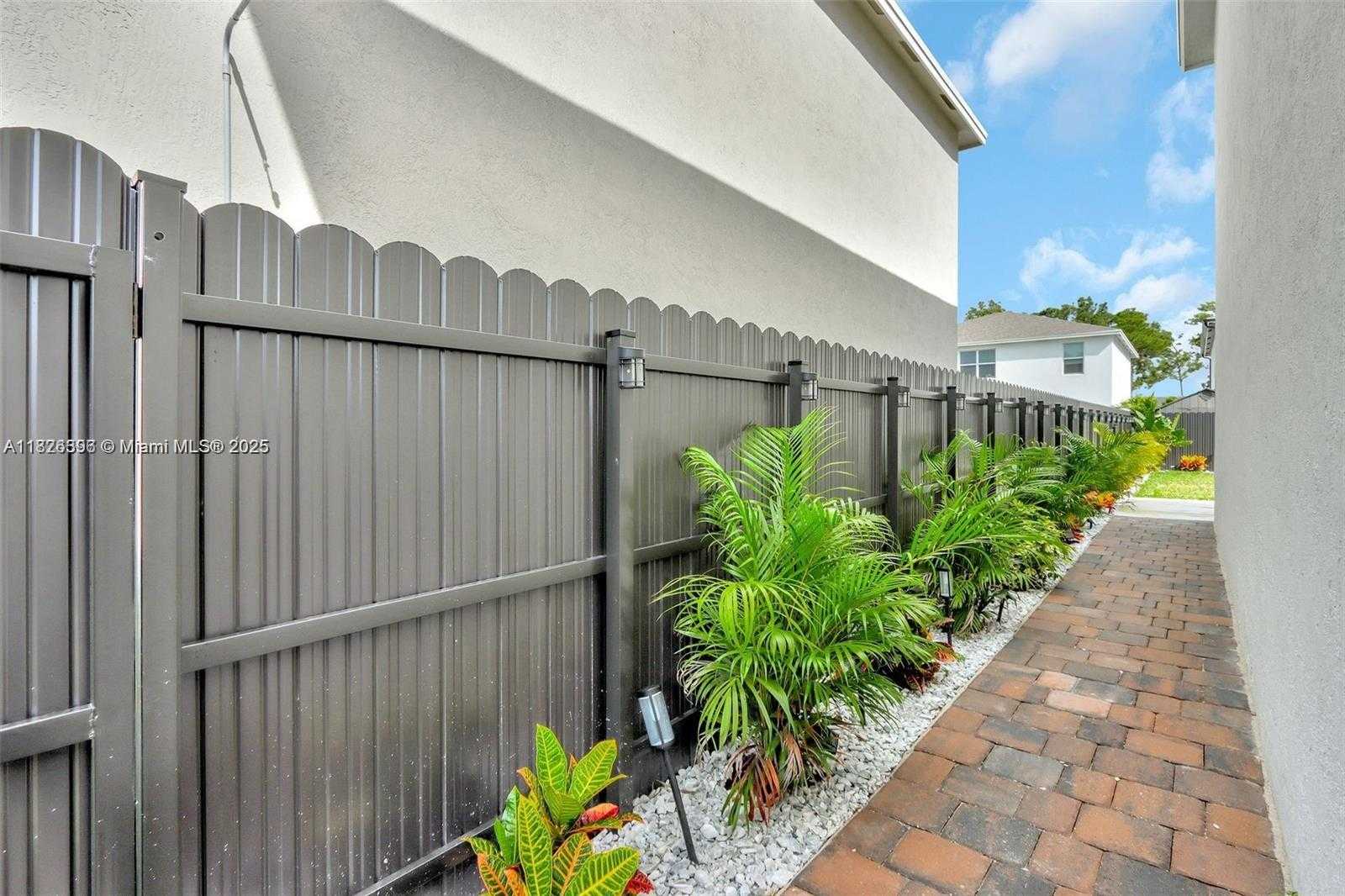 Small Image of 12973 266TH TER, Homestead Number 37