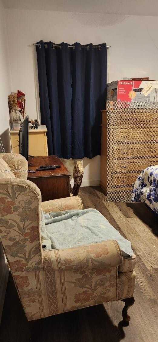 Imagen de Pequeño Objeto