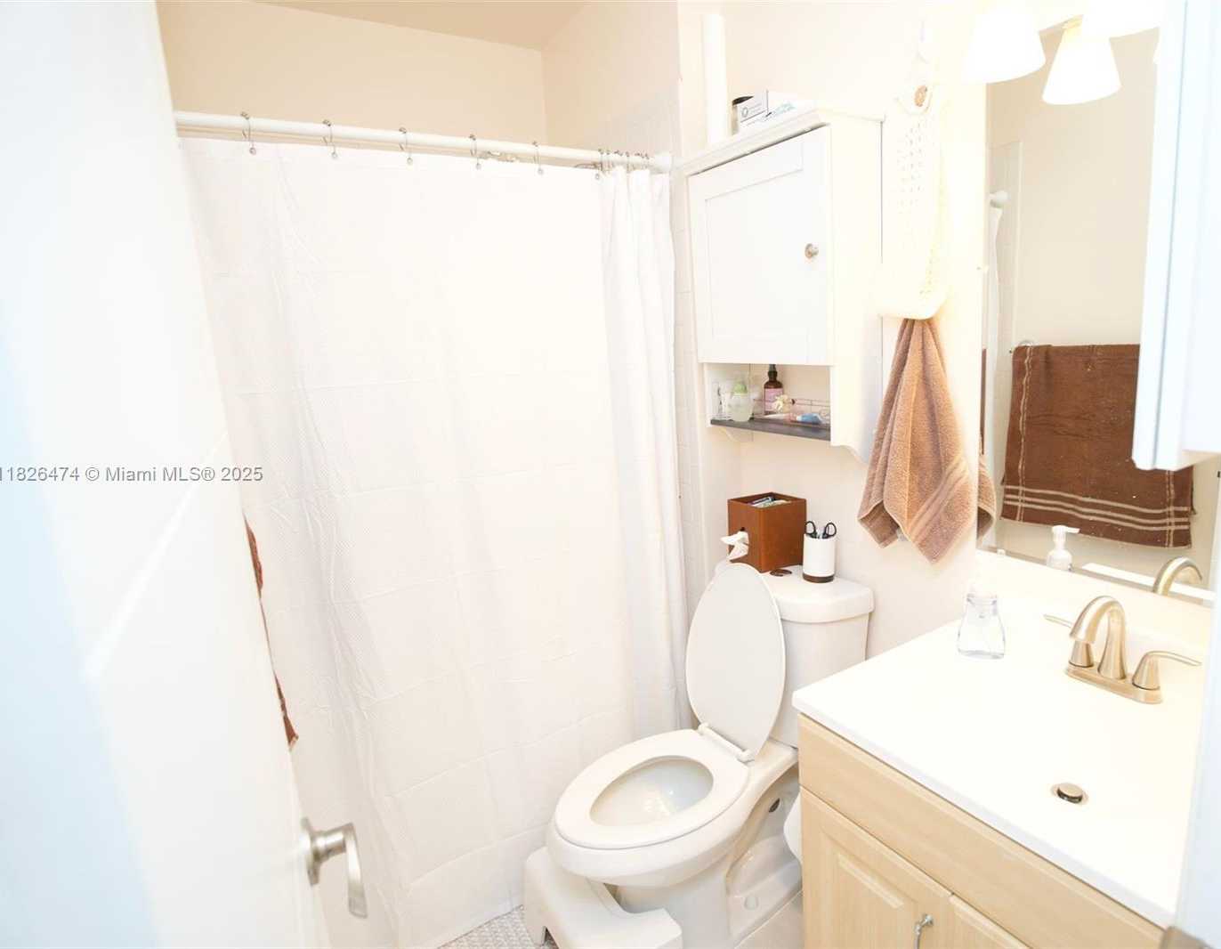 Small Image of 8443 GARDEN GATE PL, Boca Raton Number 15