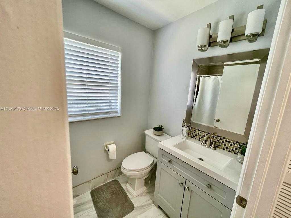 Small Image of 17673 SOUTH WEST 19TH ST, Miramar Number 34