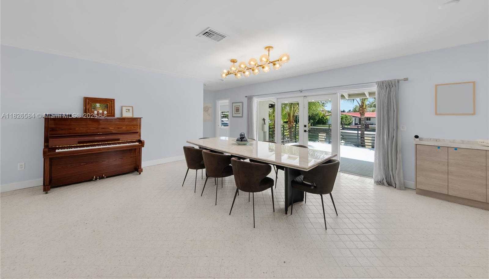 Small Image of 2010 NORTH EAST 122ND RD, North Miami Number 19