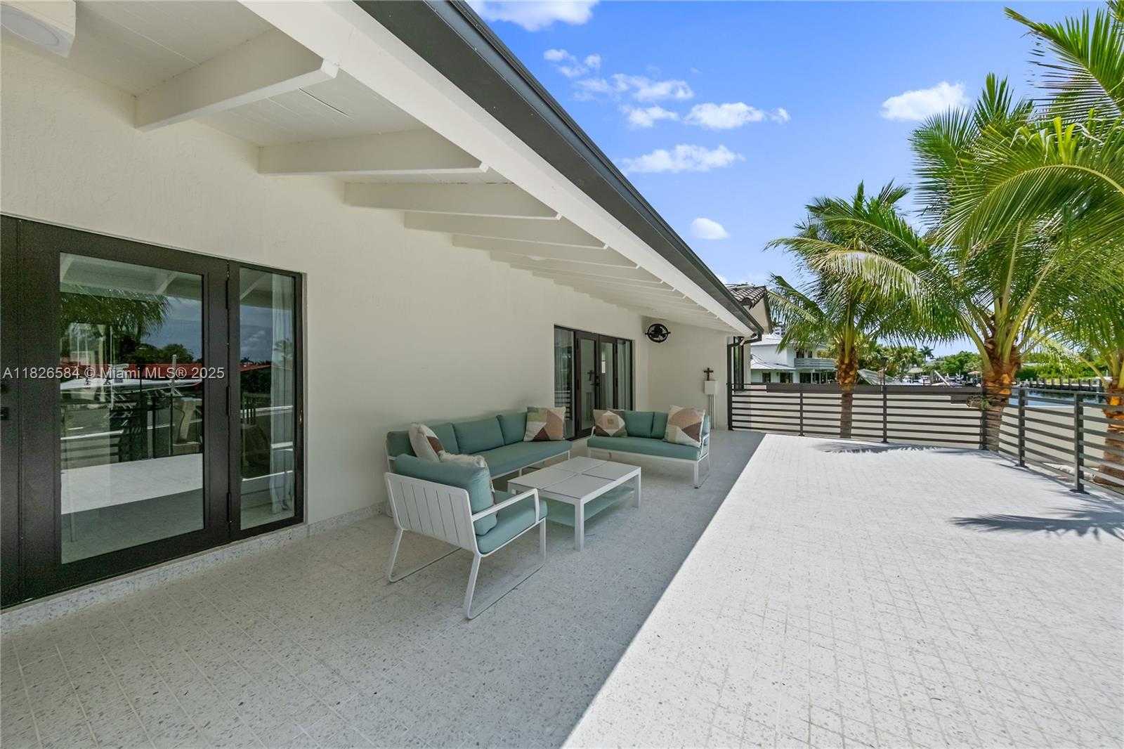 Small Image of 2010 NORTH EAST 122ND RD, North Miami Number 60