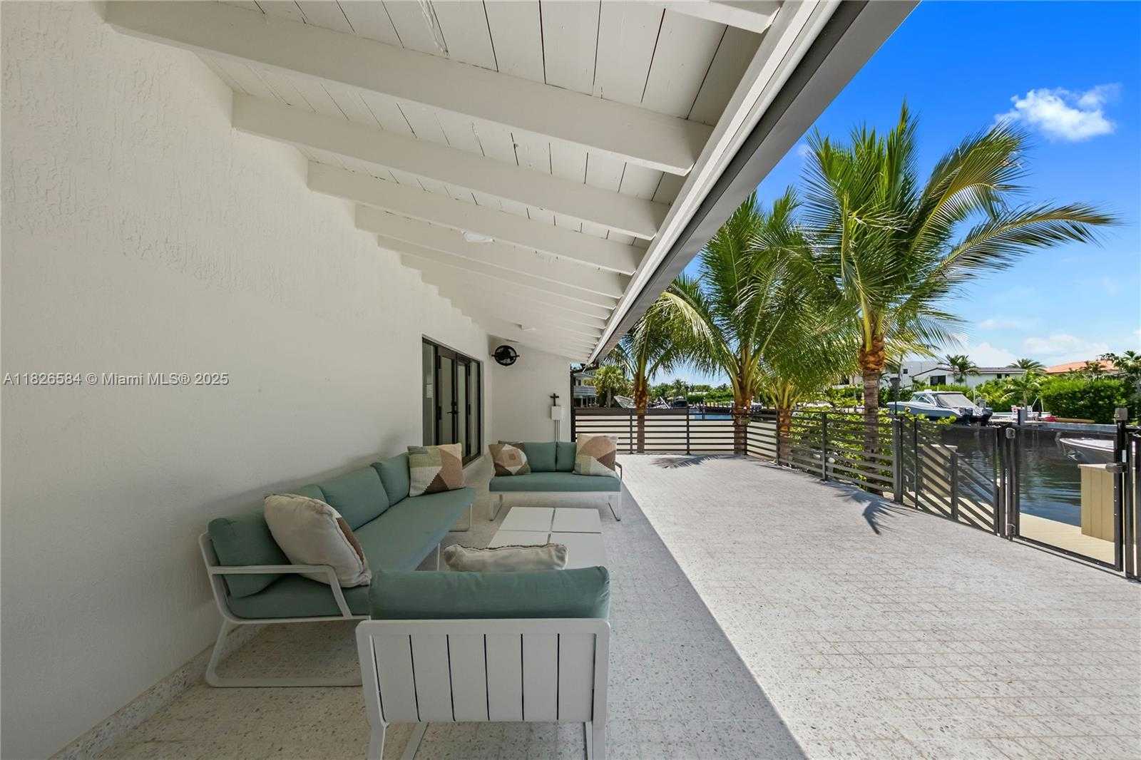 Small Image of 2010 NORTH EAST 122ND RD, North Miami Number 61