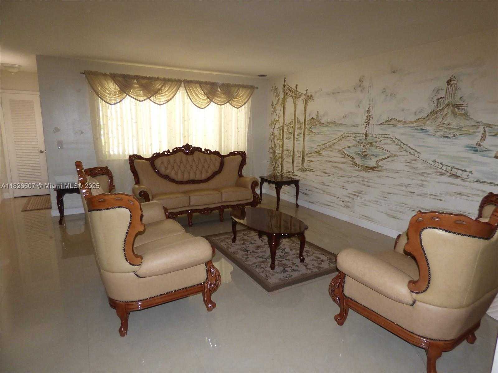 Small Image of 5501 JOHNSON ST, Hollywood Number 10