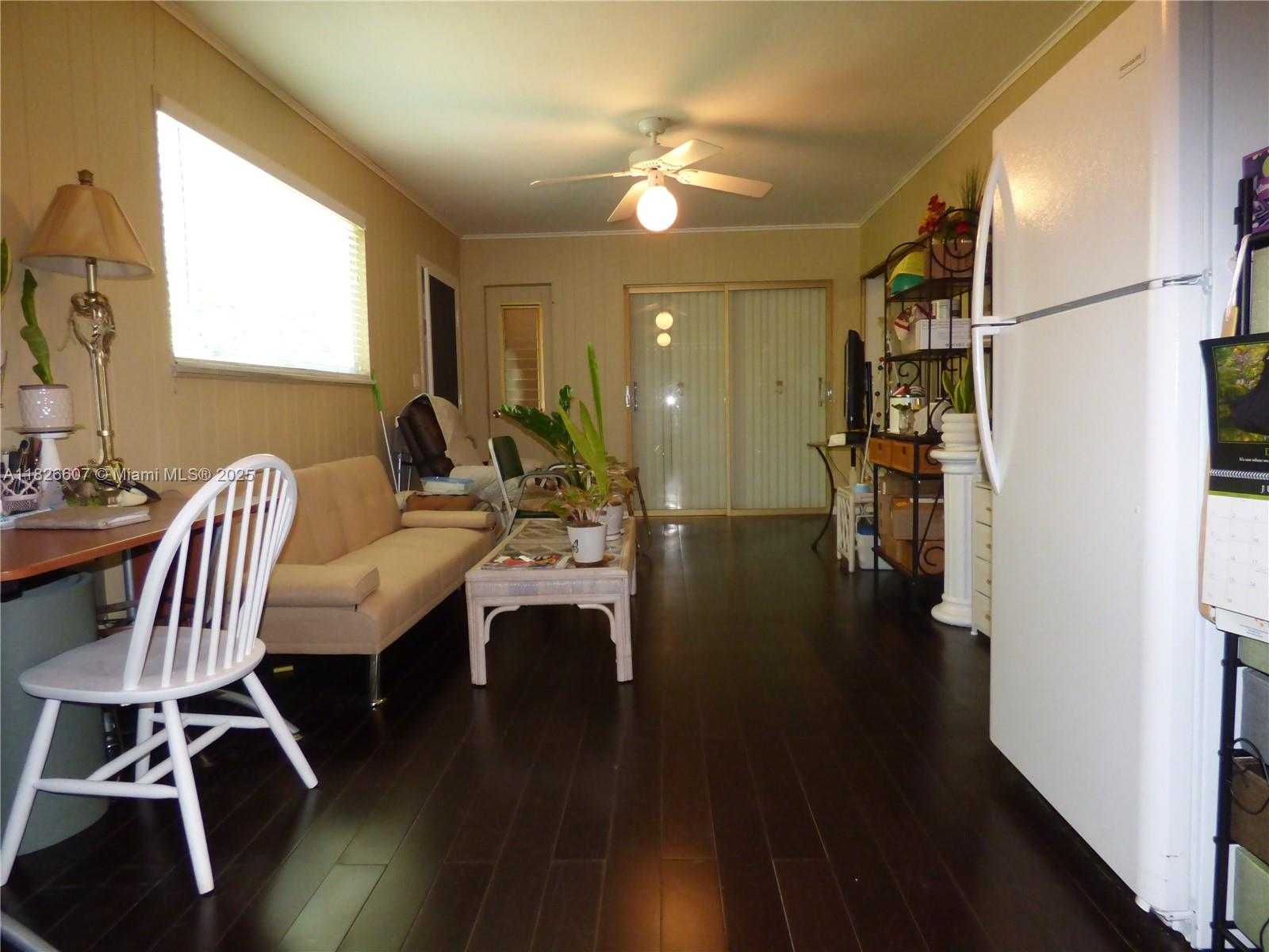 Small Image of 5501 JOHNSON ST, Hollywood Number 11
