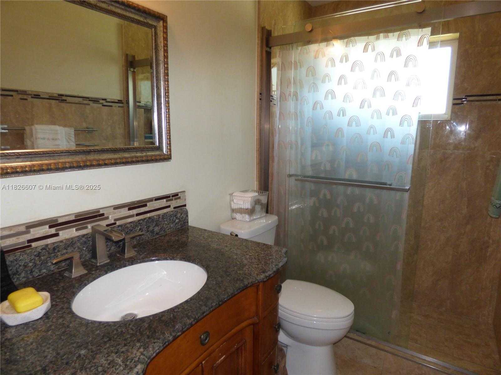 Small Image of 5501 JOHNSON ST, Hollywood Number 6