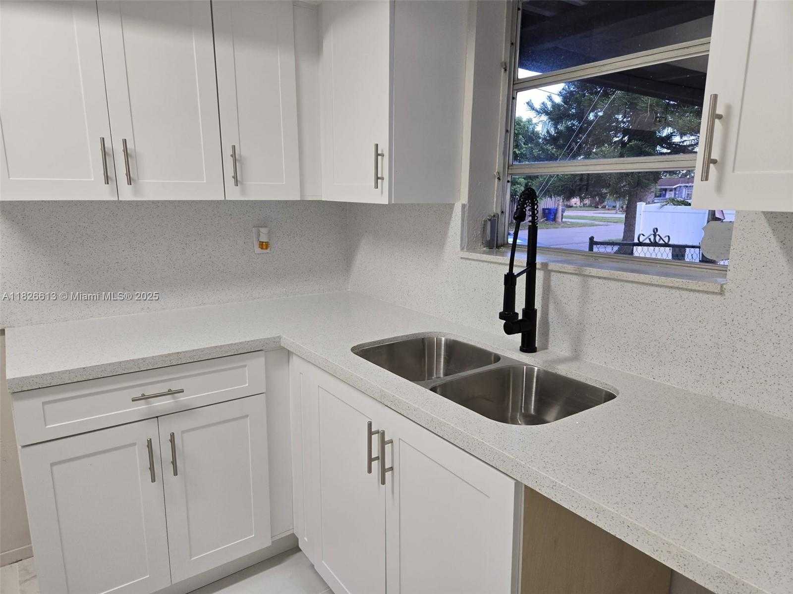 Small Image of 7600 SIMMS ST, Hollywood Number 9