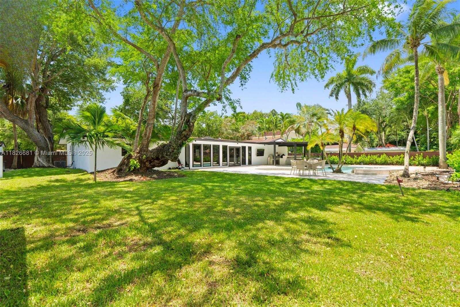 Small Image of 15202 SOUTH WEST 80TH AVE, Palmetto Bay Number 32