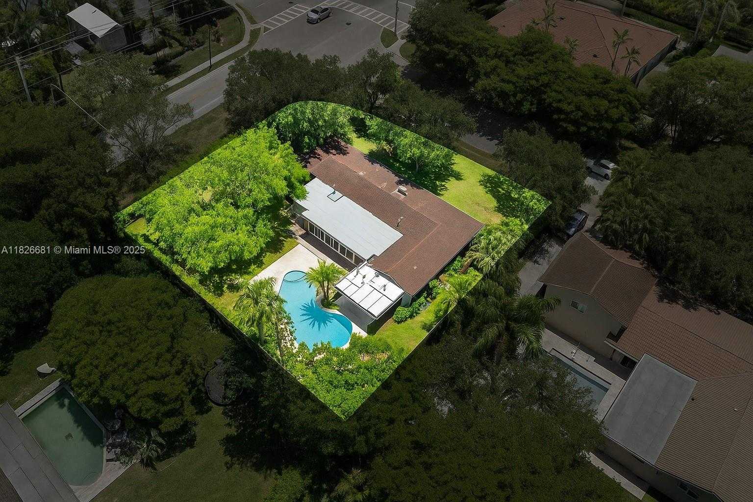 Small Image of 15202 SOUTH WEST 80TH AVE, Palmetto Bay Number 36