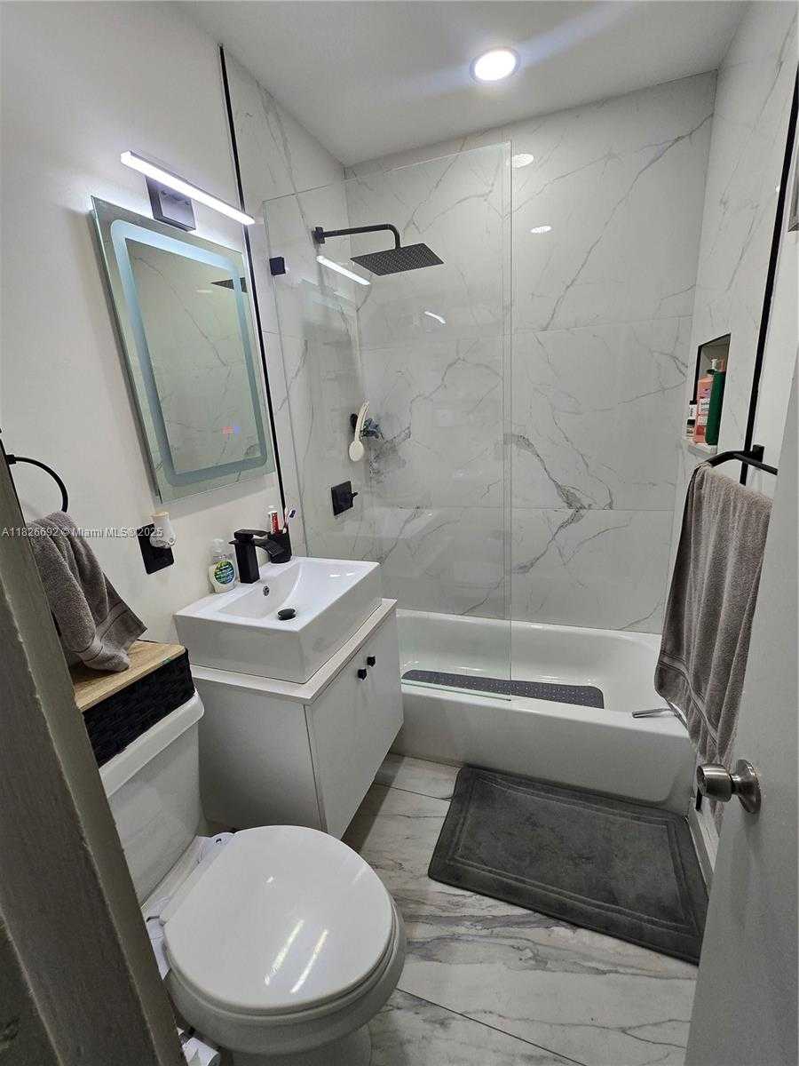 Small Image of 1127 NORTH WEST 74TH ST, Miami Number 10