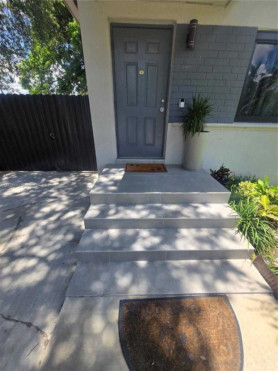 Small Image of 1127 NORTH WEST 74TH ST, Miami Number 17