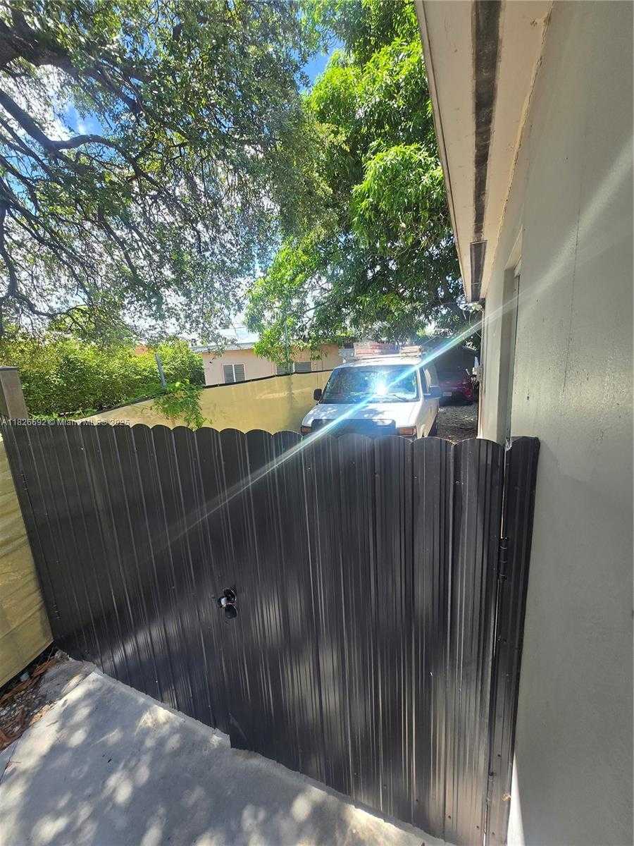 Small Image of 1127 NORTH WEST 74TH ST, Miami Number 18