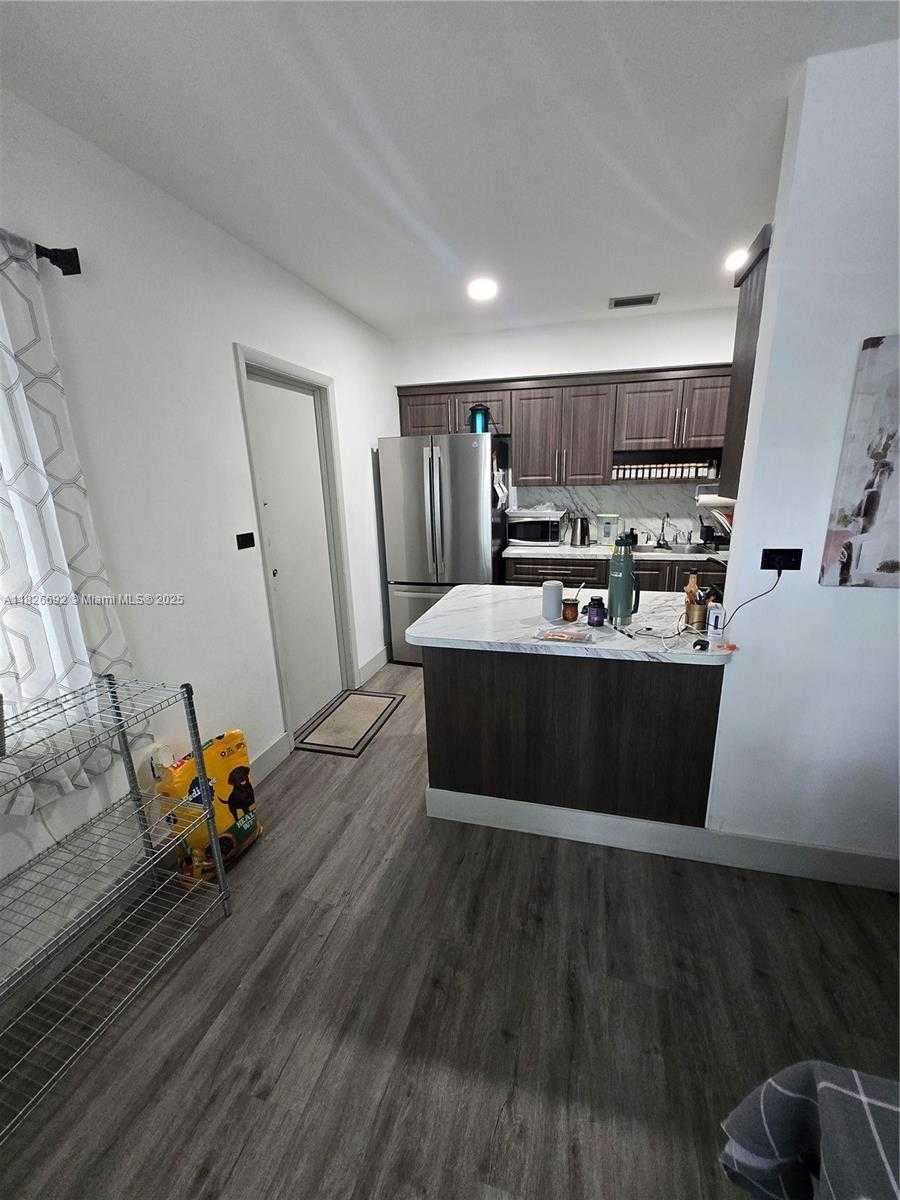 Small Image of 1127 NORTH WEST 74TH ST, Miami Number 6