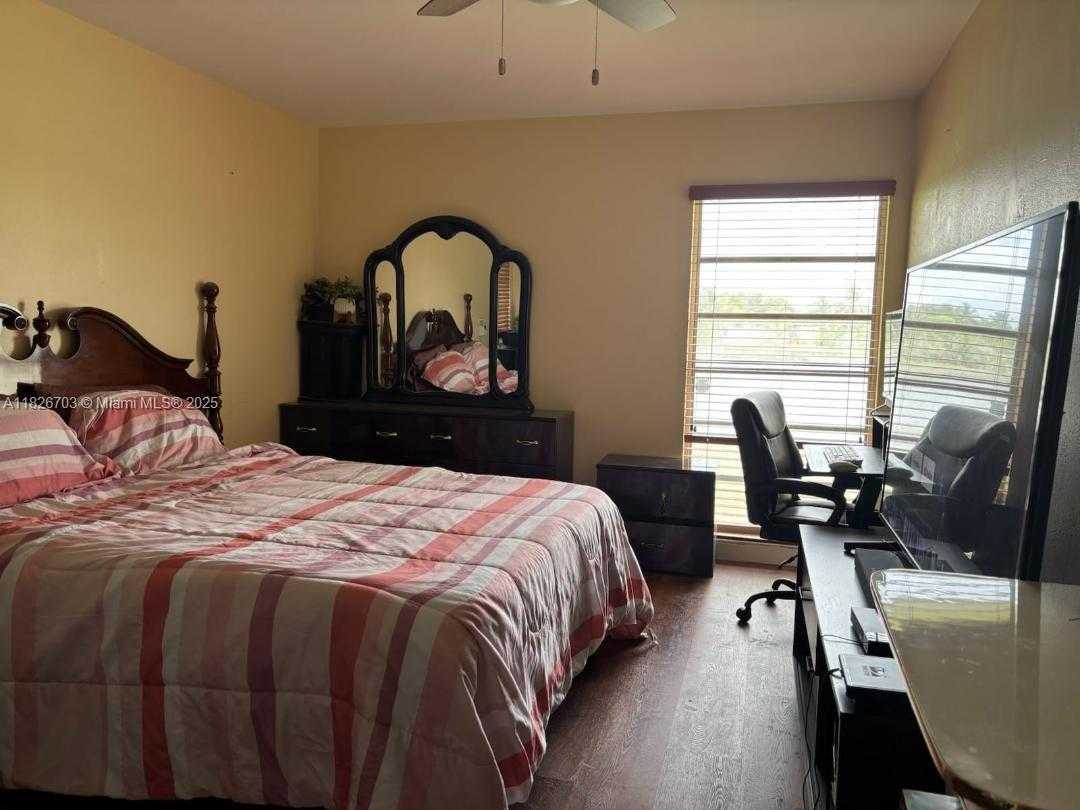 Small Image of 6311 NORTH WEST 71ST AVE, Tamarac Number 22