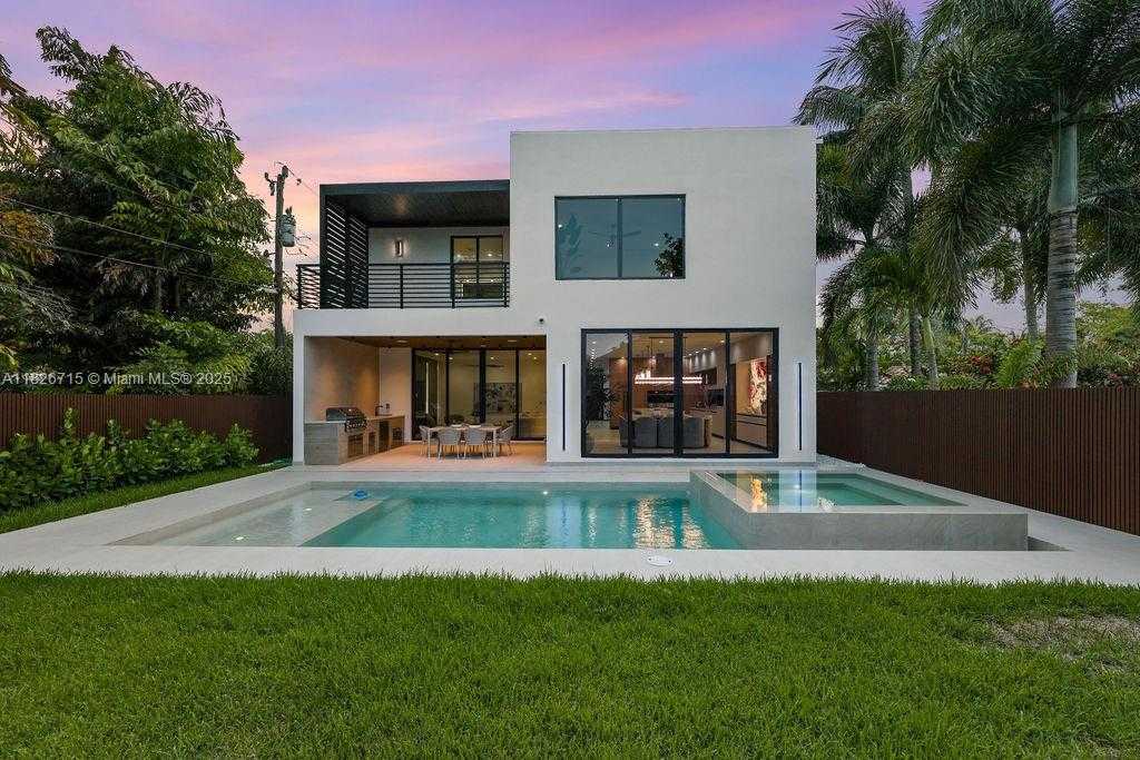 Small Image of 1132 SOUTH EAST 6TH TER, Fort Lauderdale Number 2