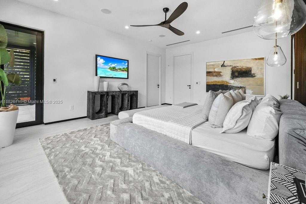 Small Image of 1132 SOUTH EAST 6TH TER, Fort Lauderdale Number 24