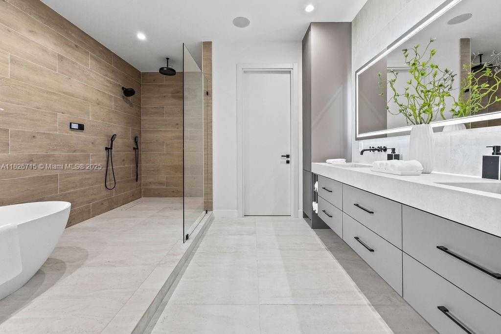 Small Image of 1132 SOUTH EAST 6TH TER, Fort Lauderdale Number 26